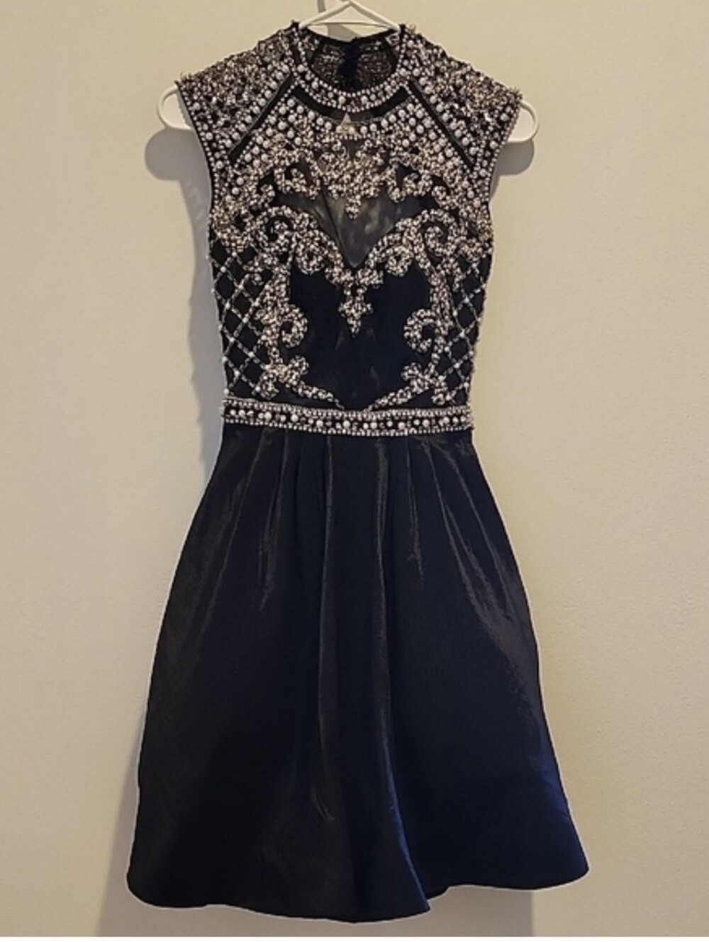 Sherri Hill Size 0 Black Beaded Homecoming Dress Open Back Fit & Flare